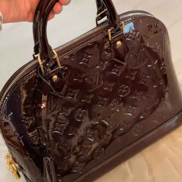 Authentic Louis Vuitton - Alma PM Bag, excellent condition, like brand new! - Picture 2 of 9